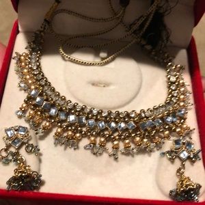 Necklace and earring set